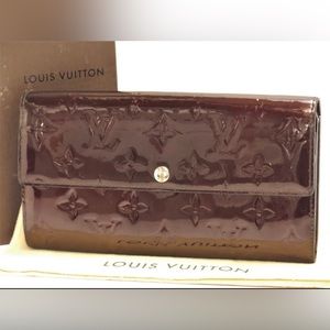 Auth LOUIS VUITTON Vernis Amarant Portefeuille Sarah Long Wallet-SOLD